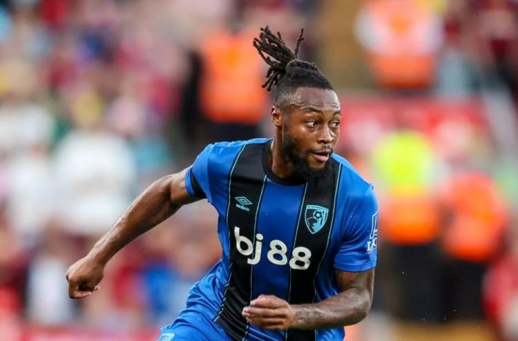 在我的心中, 报告给了双