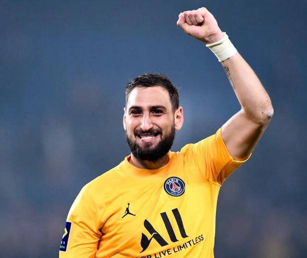 让他在球队, 会费, 而并没有事