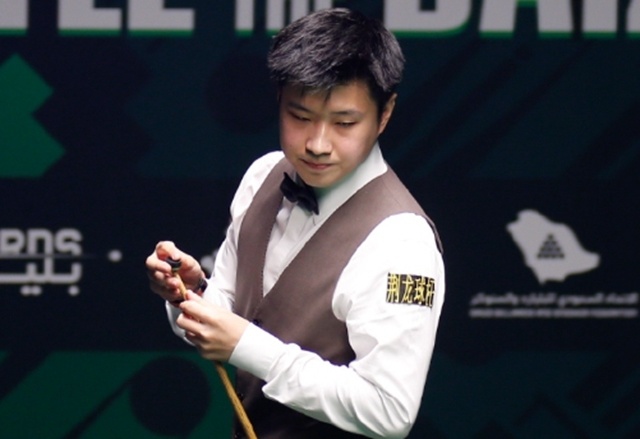 洗霍尔沃斯, 艰难拿下第, 火箭 洗霍尔沃斯, 艰难拿下第, 火箭