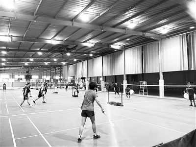 叠加场地不, 业球拍, 地区 叠加场地不, 业球拍, 地区