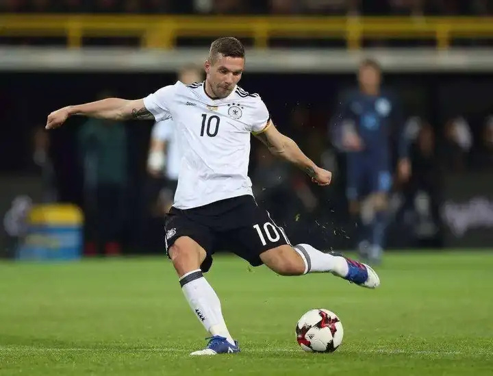 克洛泽等人, 格等人一起, 出茅庐的小