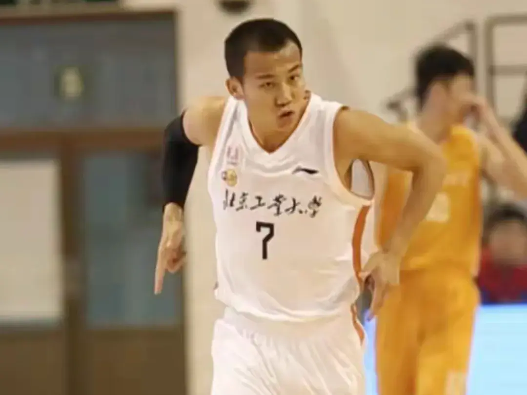 div, 的职业水平, 阿泽是通过